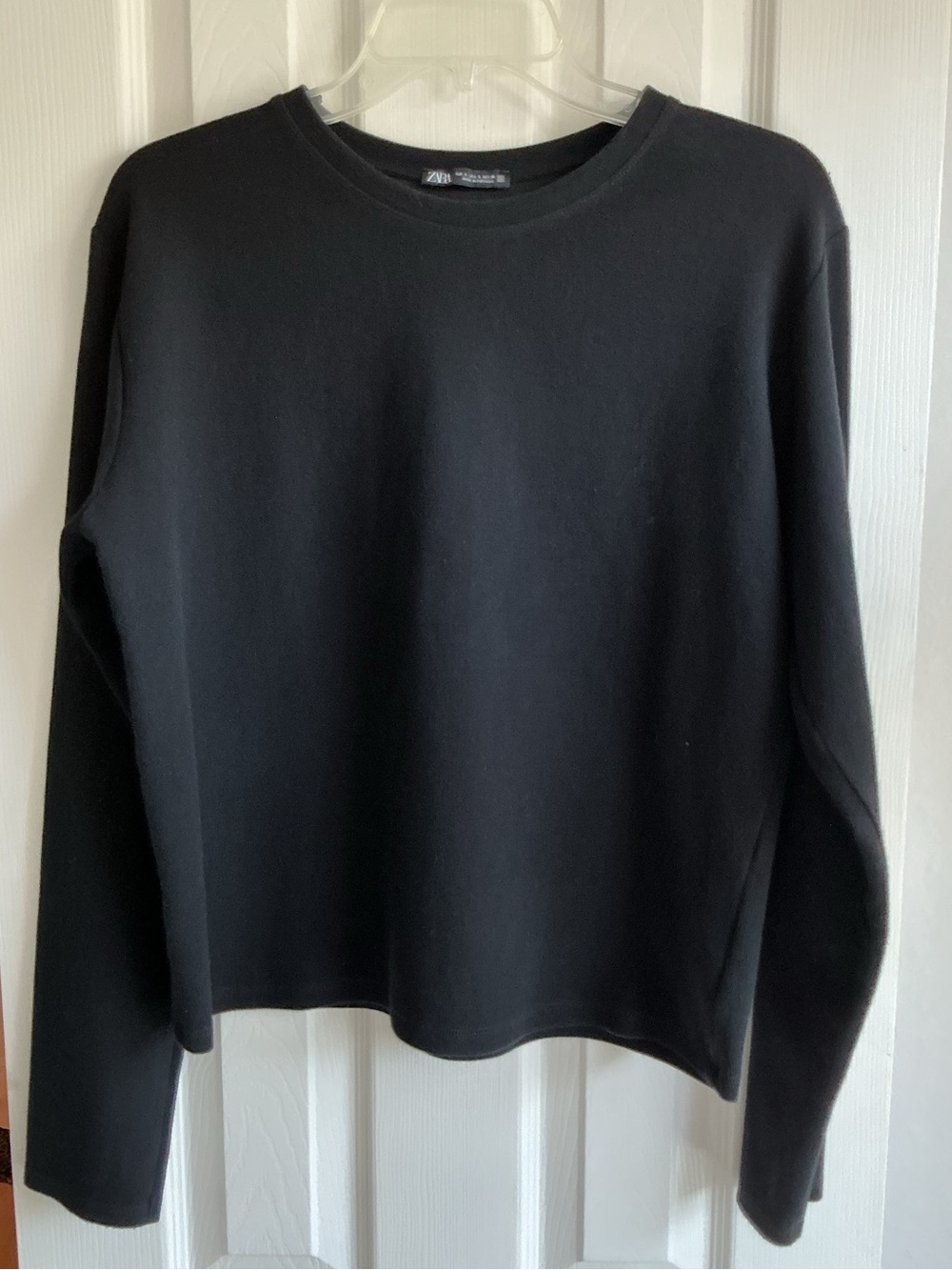 Zara Black Long Sleeve Crewneck Sweater